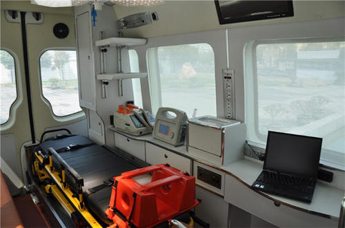 静安区救护车内部